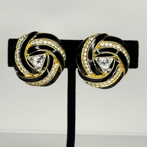 Trifari Clip on Fashion Jewelry - Picture 1 of 7